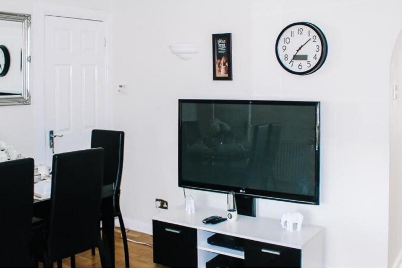 Home To Home Stay Apartment Glasgow Extérieur photo