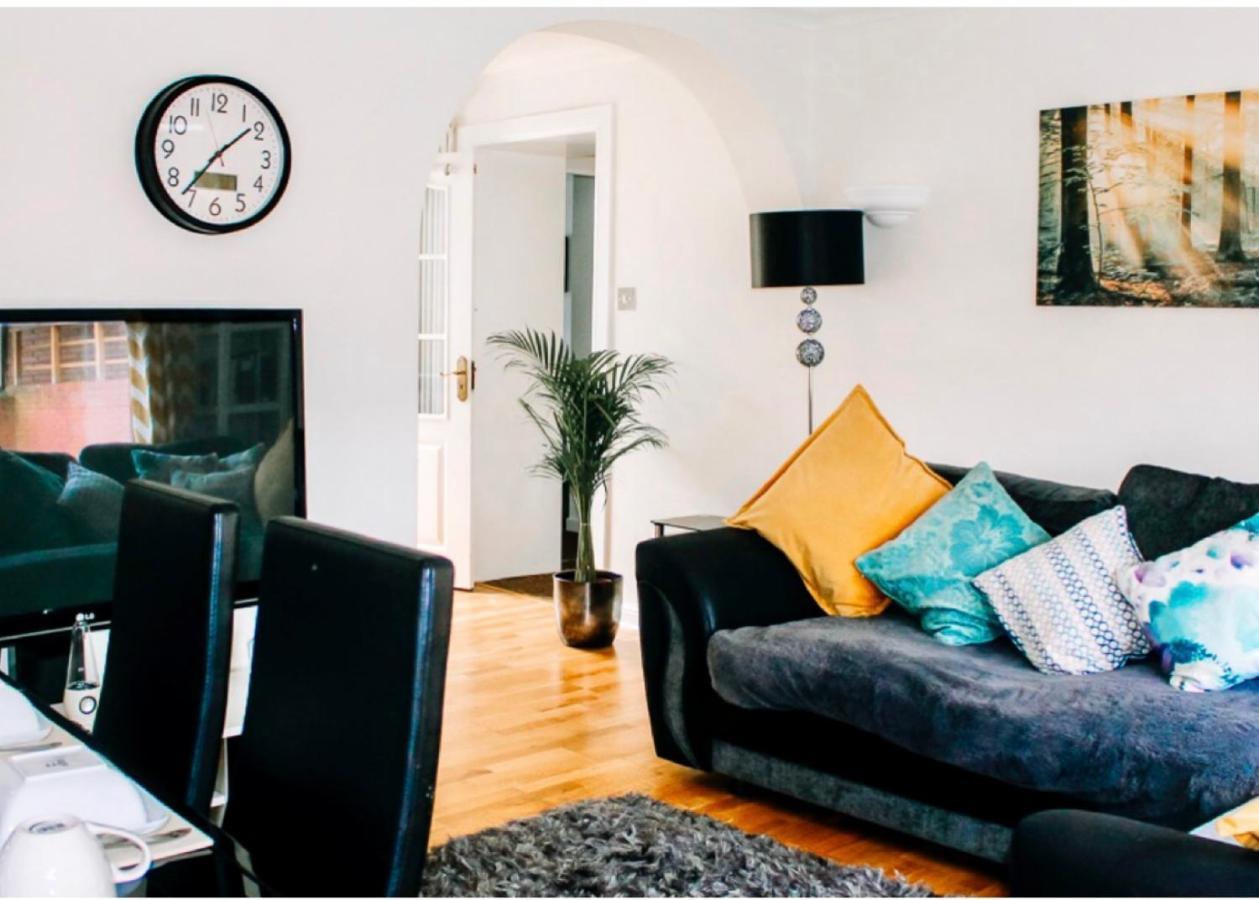 Home To Home Stay Apartment Glasgow Extérieur photo